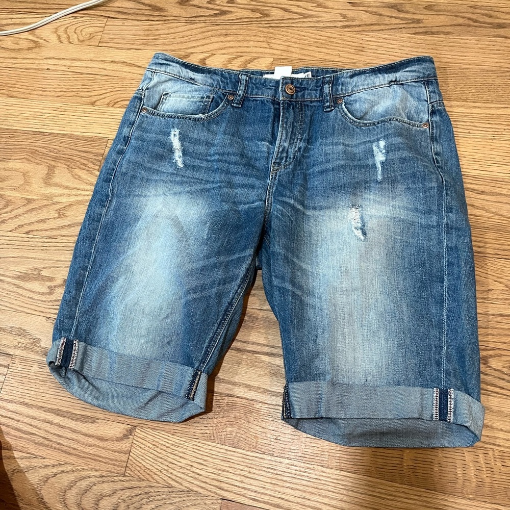 3 Distressed Bermuda women’s shorts! Sz 10